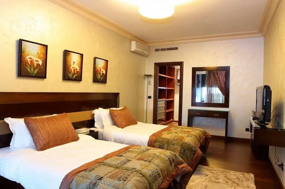 Lahoya Homes Beirut 5*,